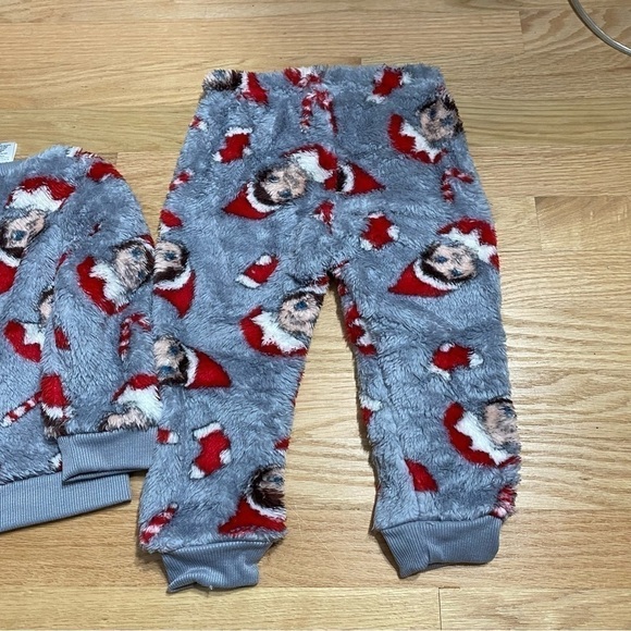 Elf on the Shelf Fuzzy Pajama Set NEW 24 Months Gray Red Christmas Two Piece - Picture 6 of 6